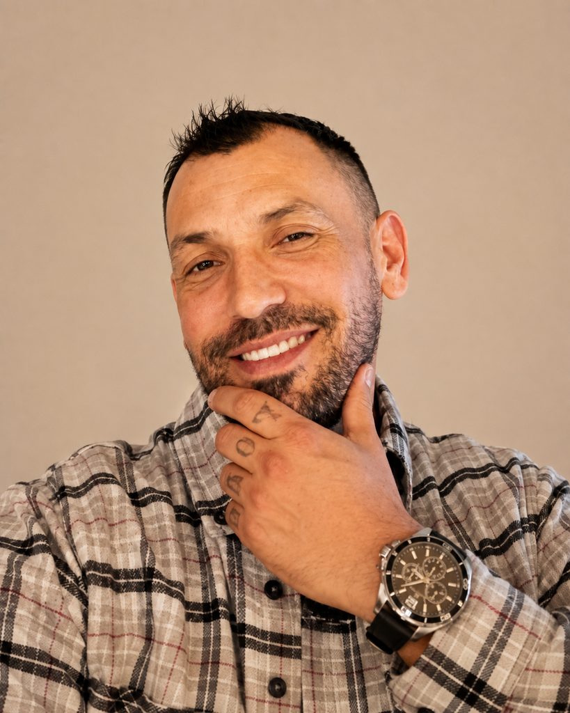 Derrick Ryan Thompson Profile Photo