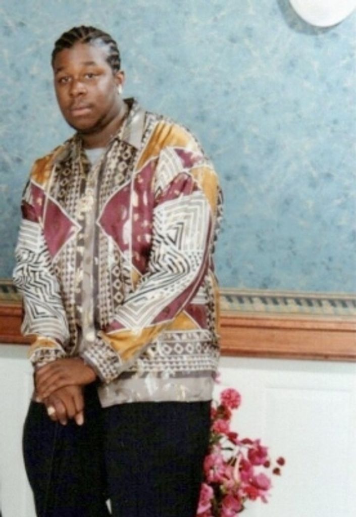Lamar D Robinson