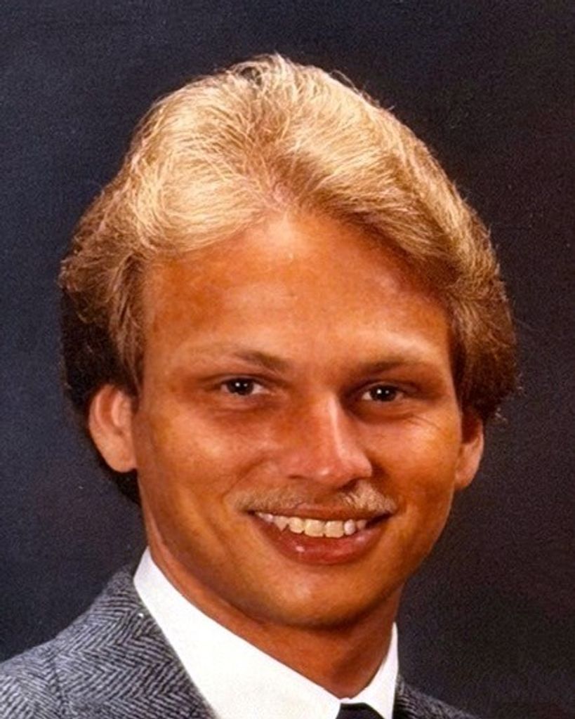 W. Glen Lindsey Profile Photo