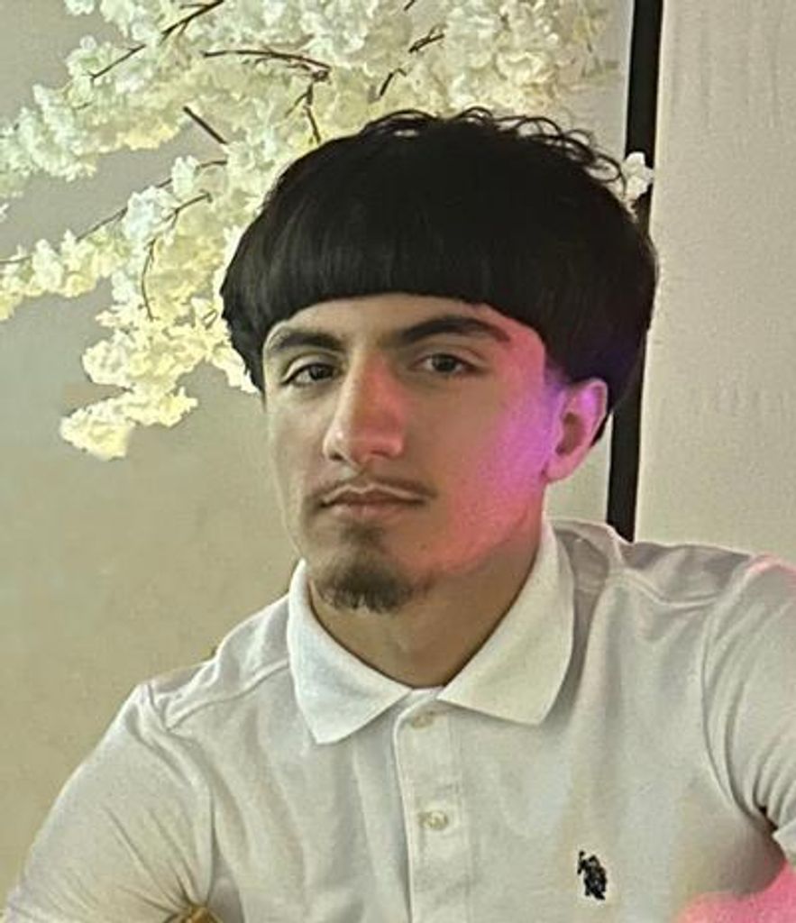 Giovani Blu Cruz