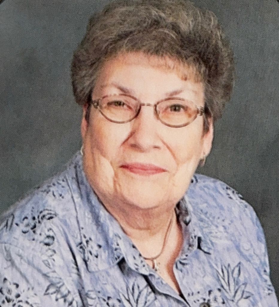 Joyce E. (Curtis)  Hecker