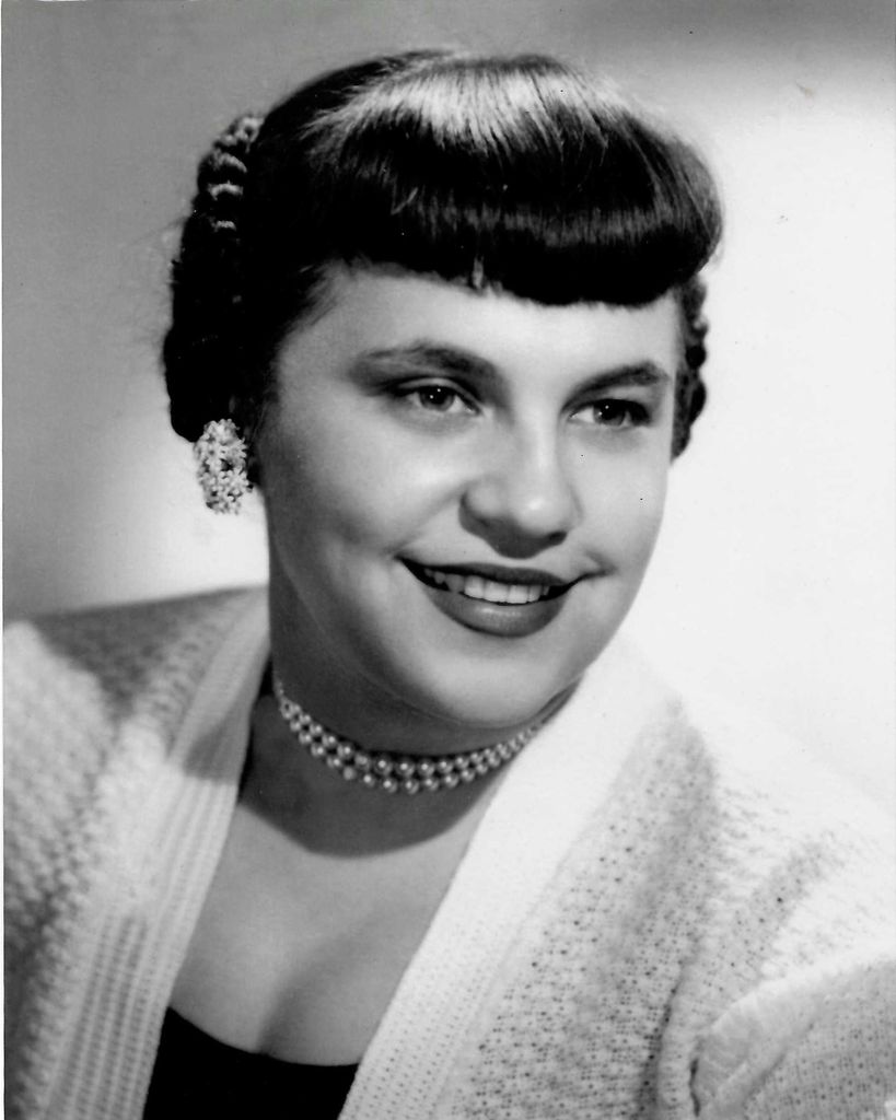 Estela Canales