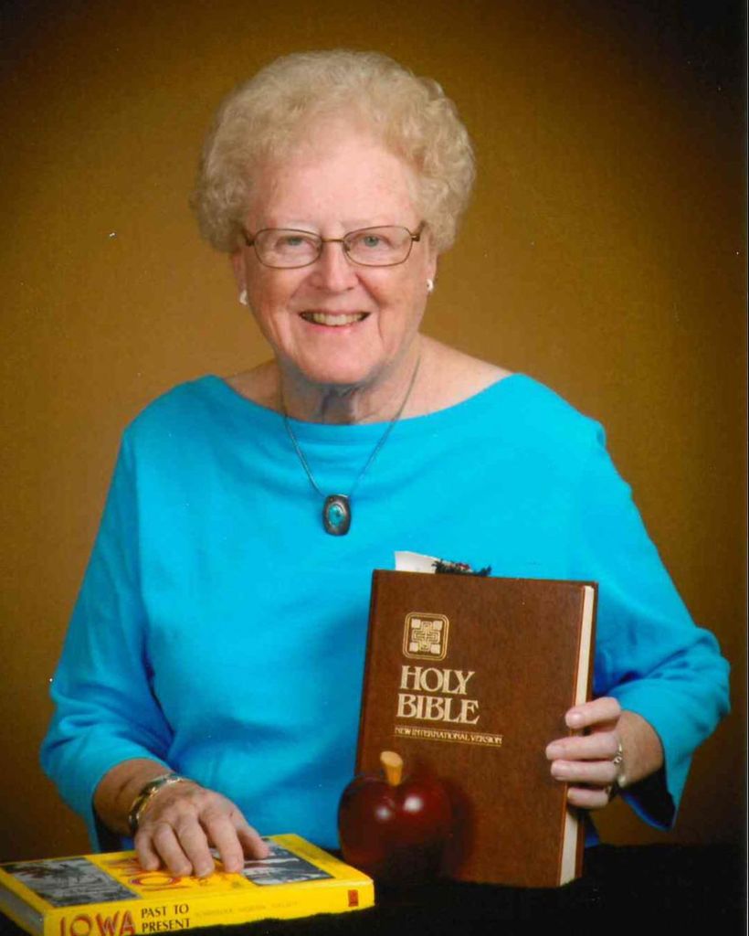 Lavonne Lucille Sandersfeld