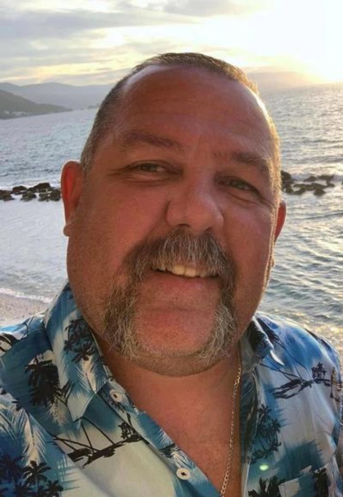 Michael James Howell Profile Photo