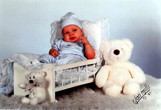 Earline Wilson photo gallery thumbnail 12 of 85