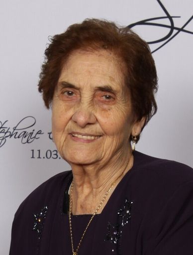 Maria Teresa Porcelli photo gallery thumbnail 1 of 1