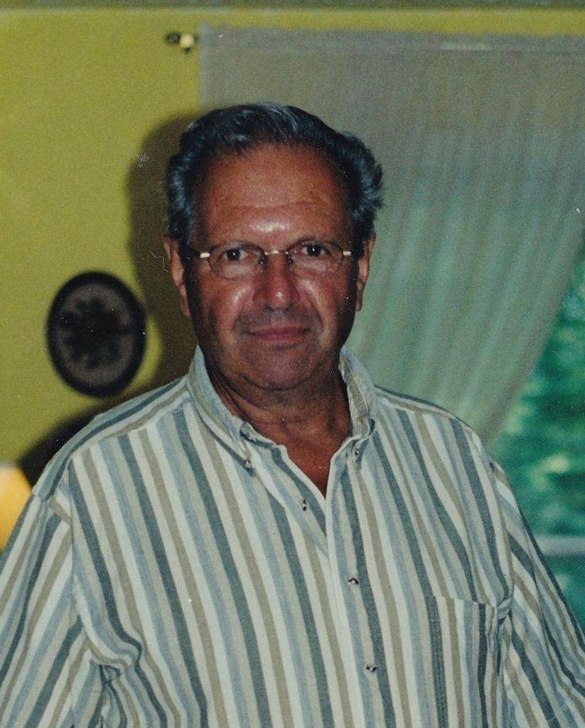 Robert Beckwith "Bob" Elliott Profile Photo