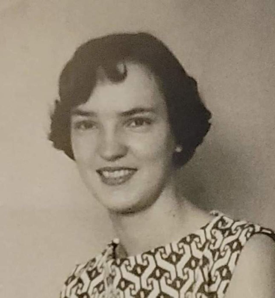 Carolyn Hollis Profile Photo