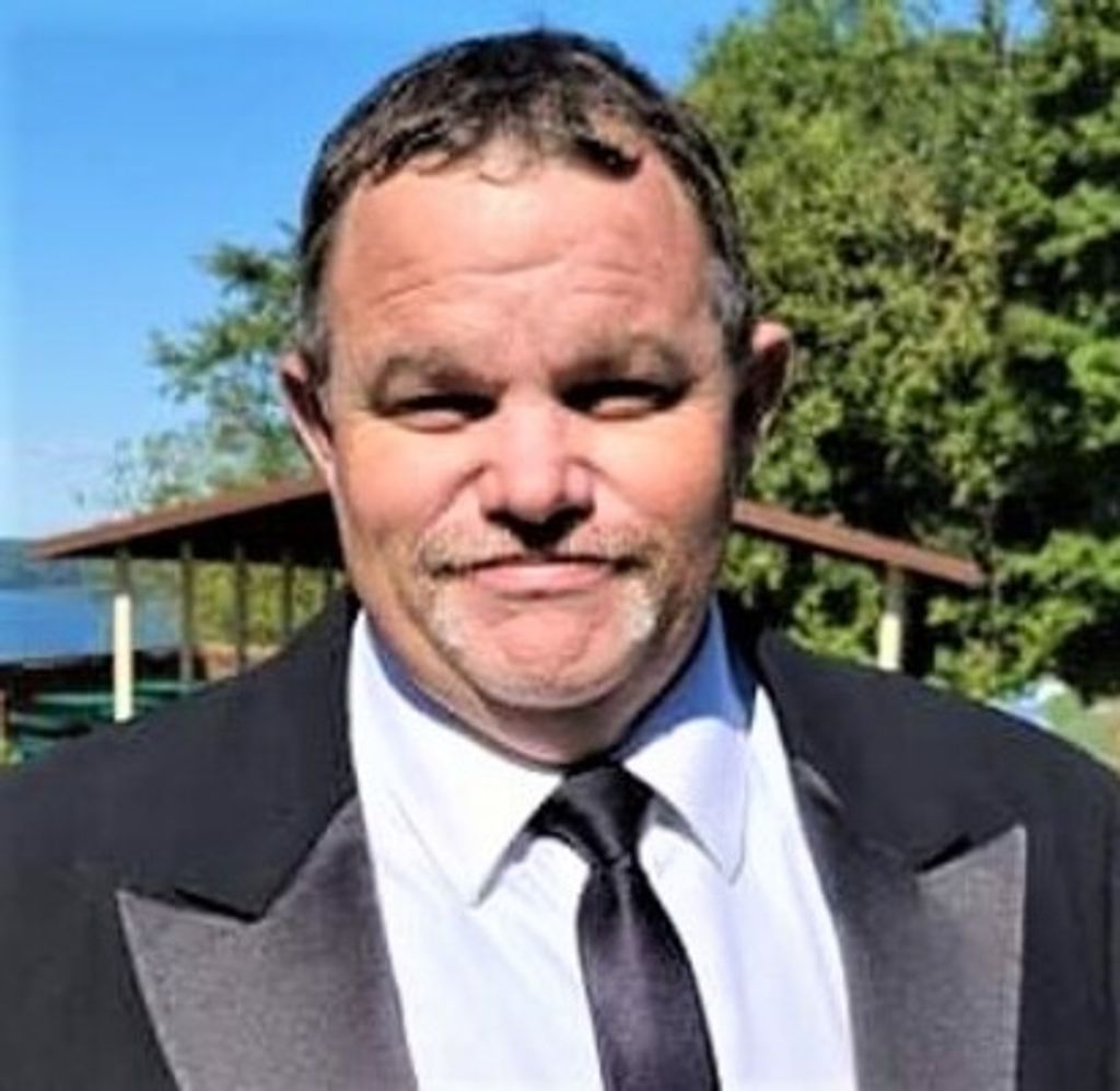 Justin Moore Profile Photo