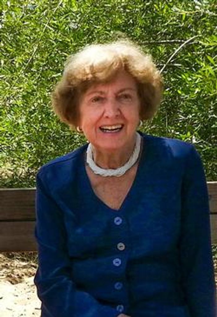 Helen Demich Profile Photo