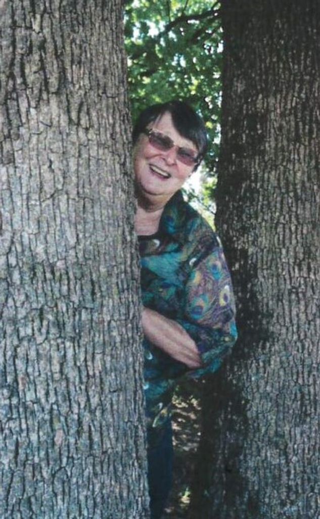Roberta Cossey Profile Photo