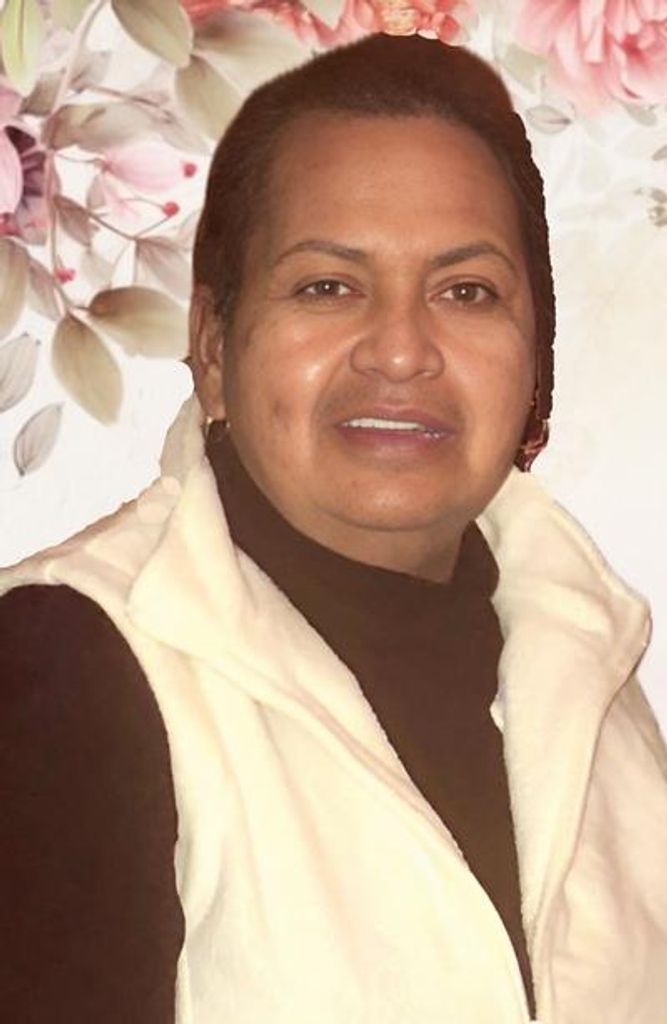 Maria Elena Tapia Profile Photo