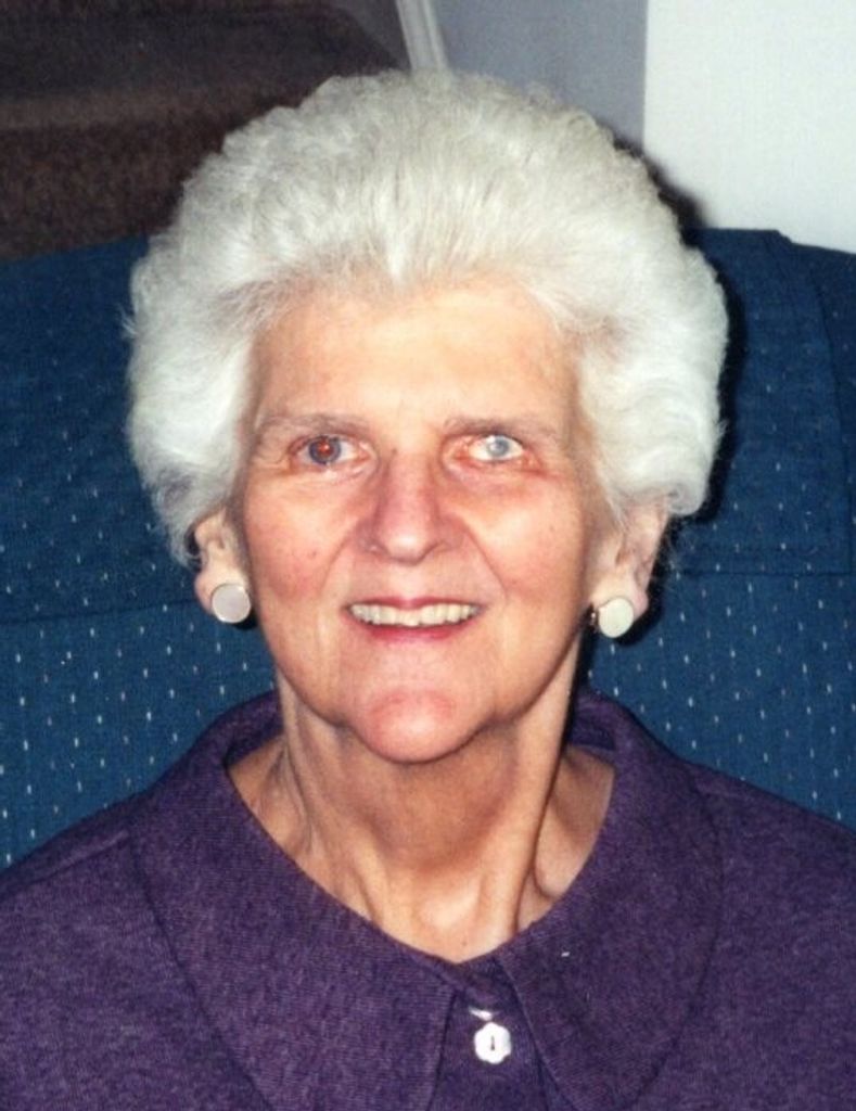 Winifred "Winnie" (Smith)  Kucas