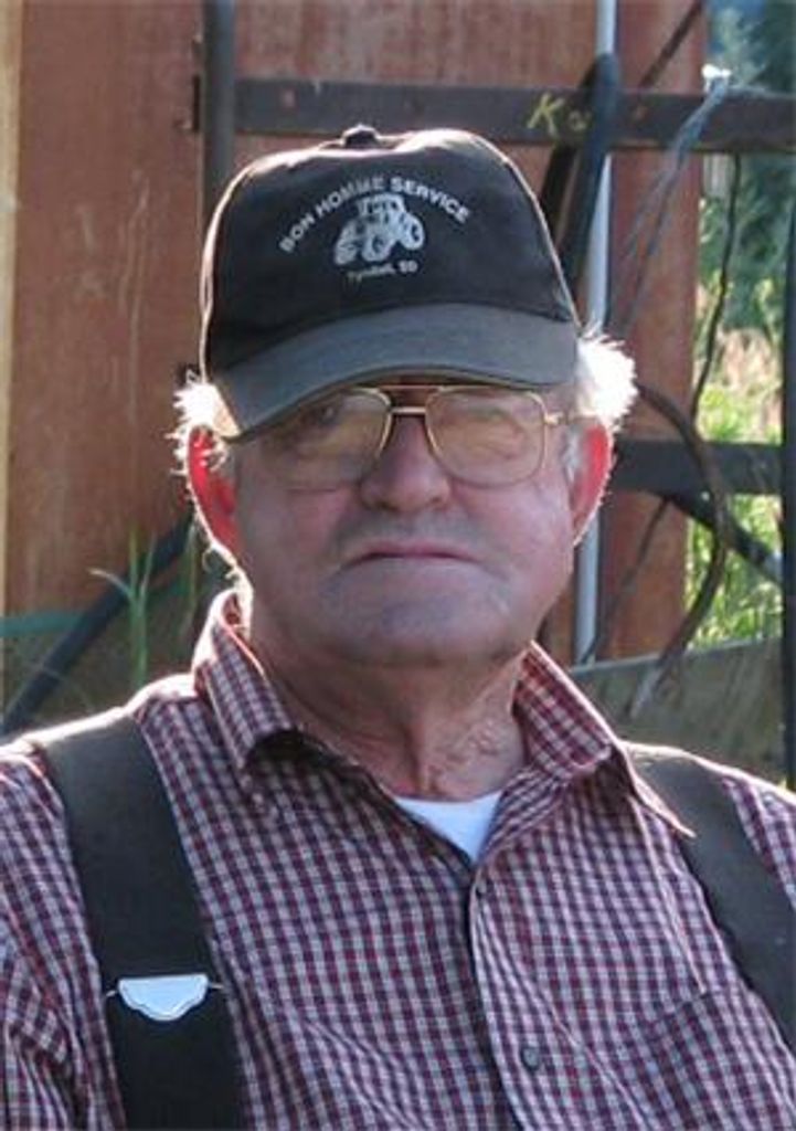 Robert "Bob"  Vellek
