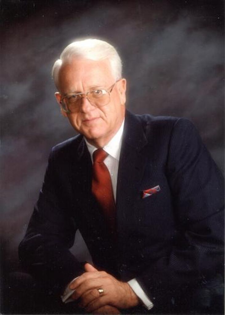 Dr. Fred Lutz Casmir
