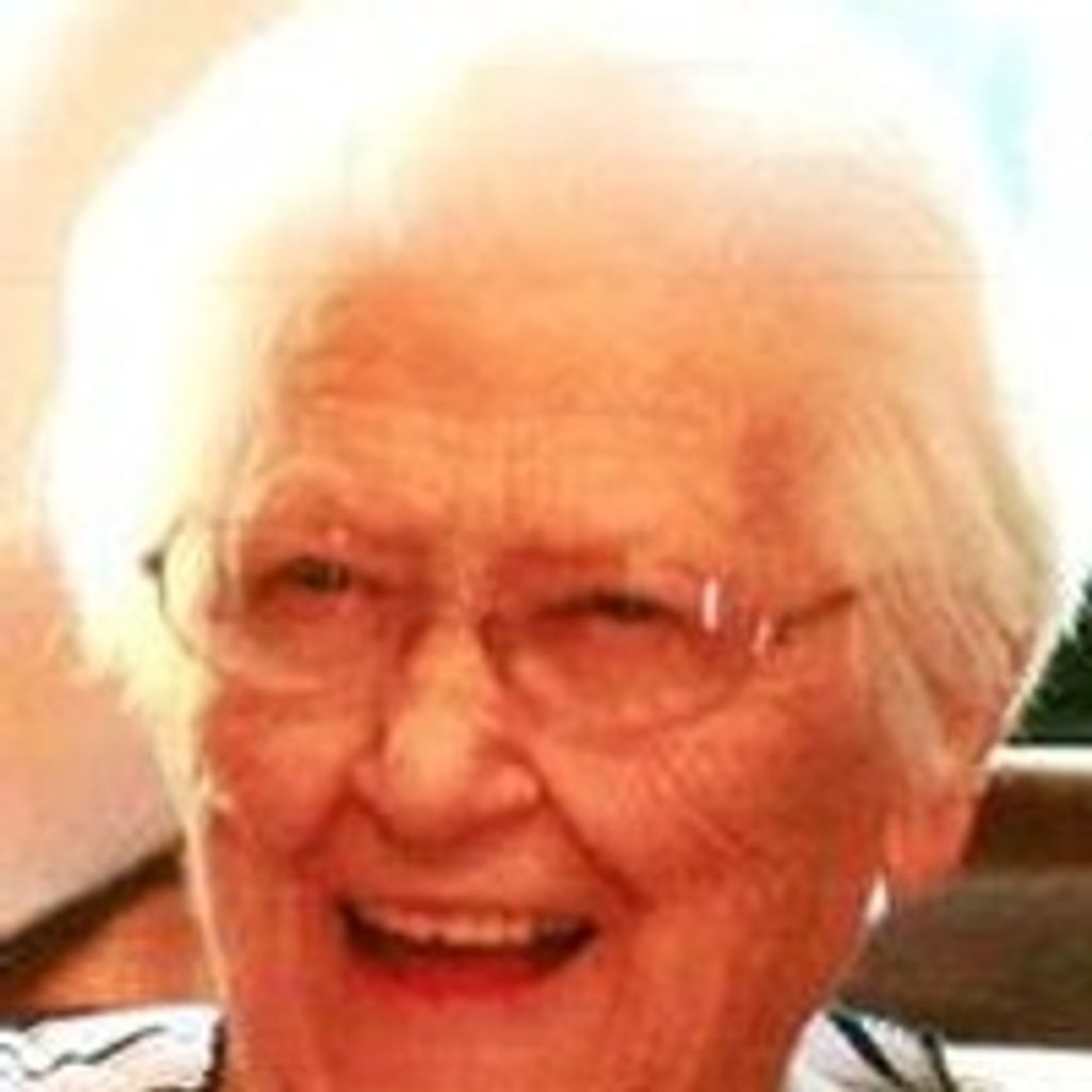 Clara J Luechtefeld