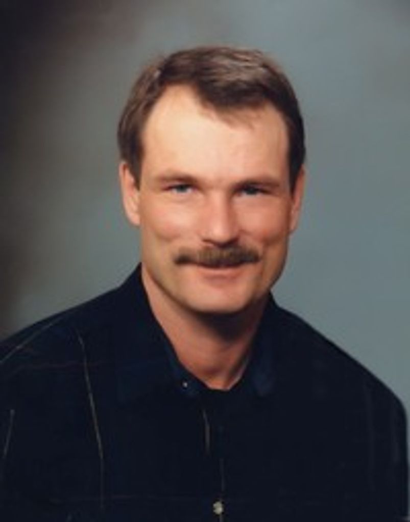 E. Wayne "Lucky" Andrews