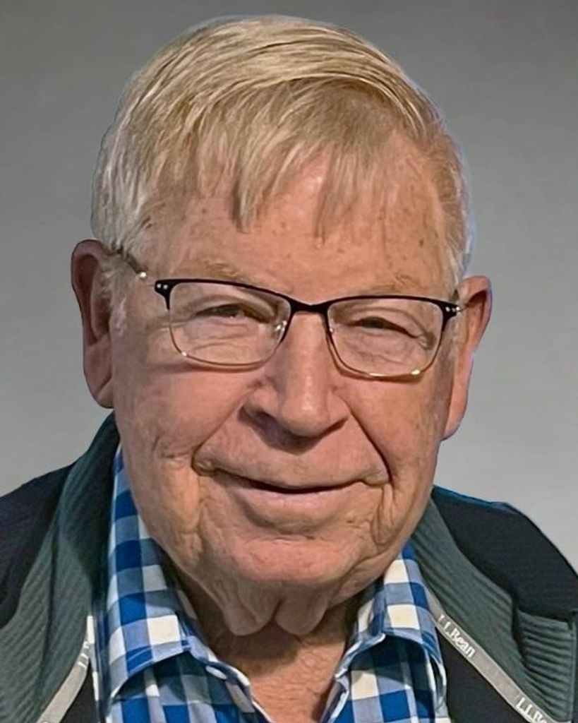 Robert "Bob" Carlson