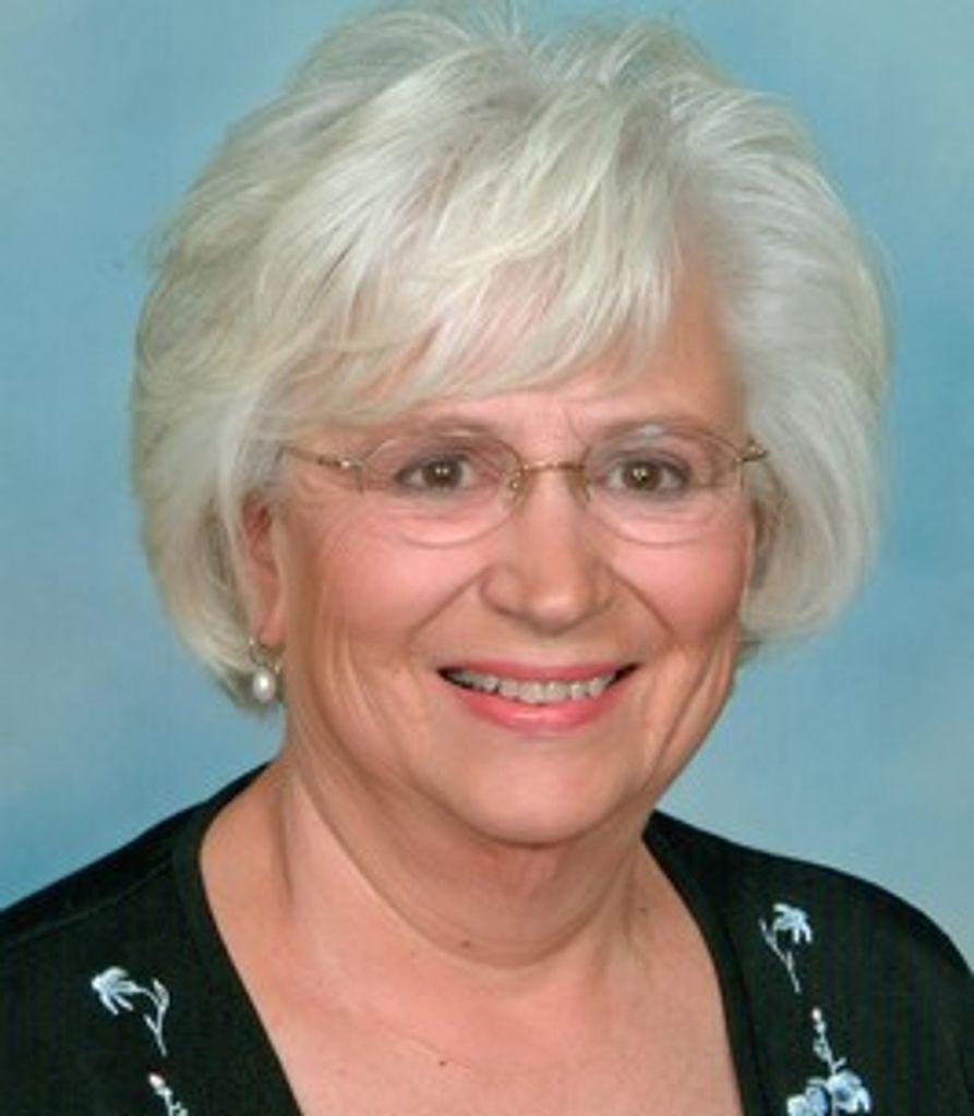 Jeanne (Heim)  Neuhaus Profile Photo