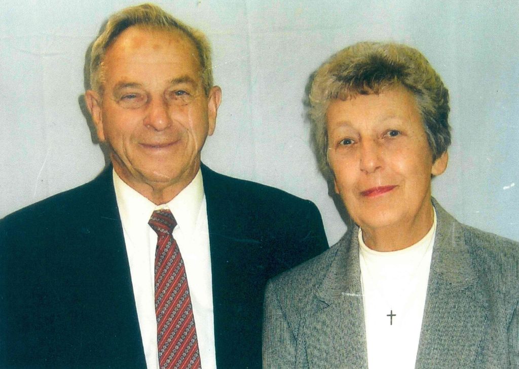 Maxine A. (Fetterolf) Coxe