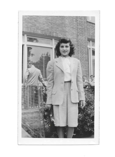 Carolyn - Nutter photo gallery thumbnail 32 of 45