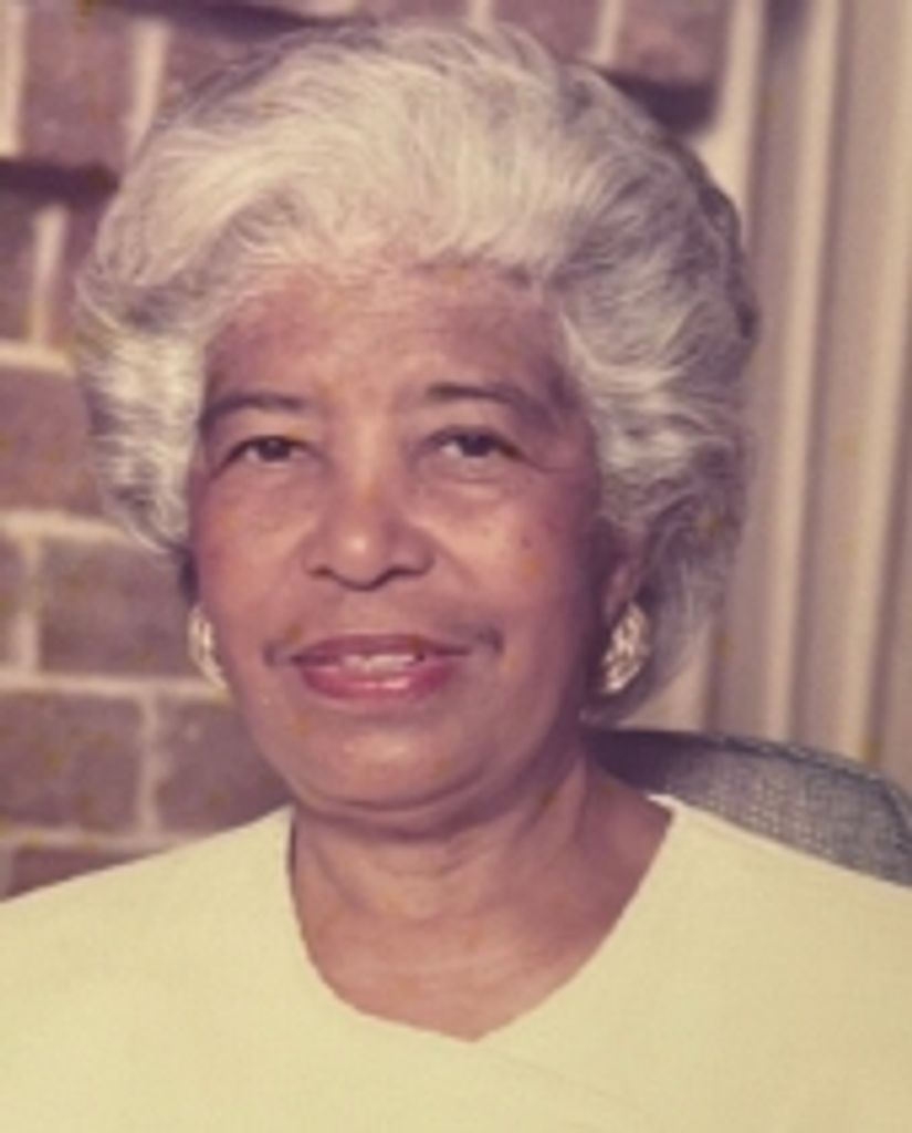 Nathalie Connis Holloman