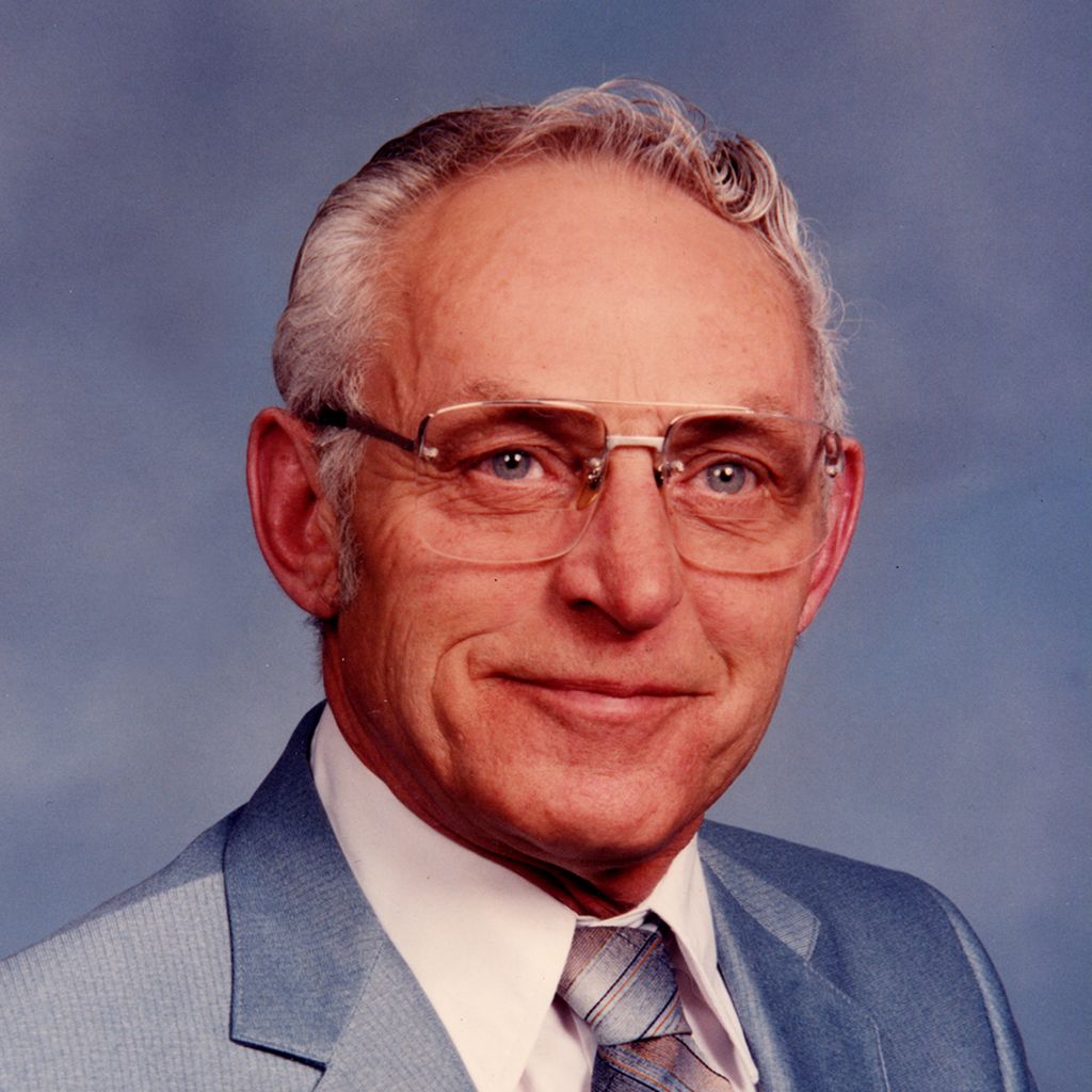 Anton Helfrich Profile Photo