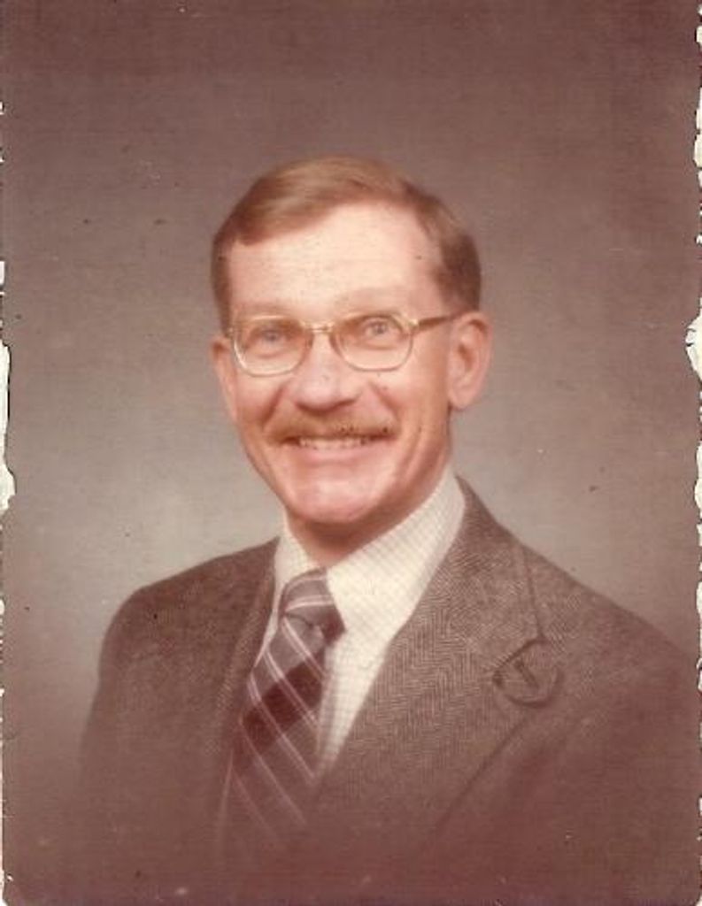 Carl Peterson Profile Photo