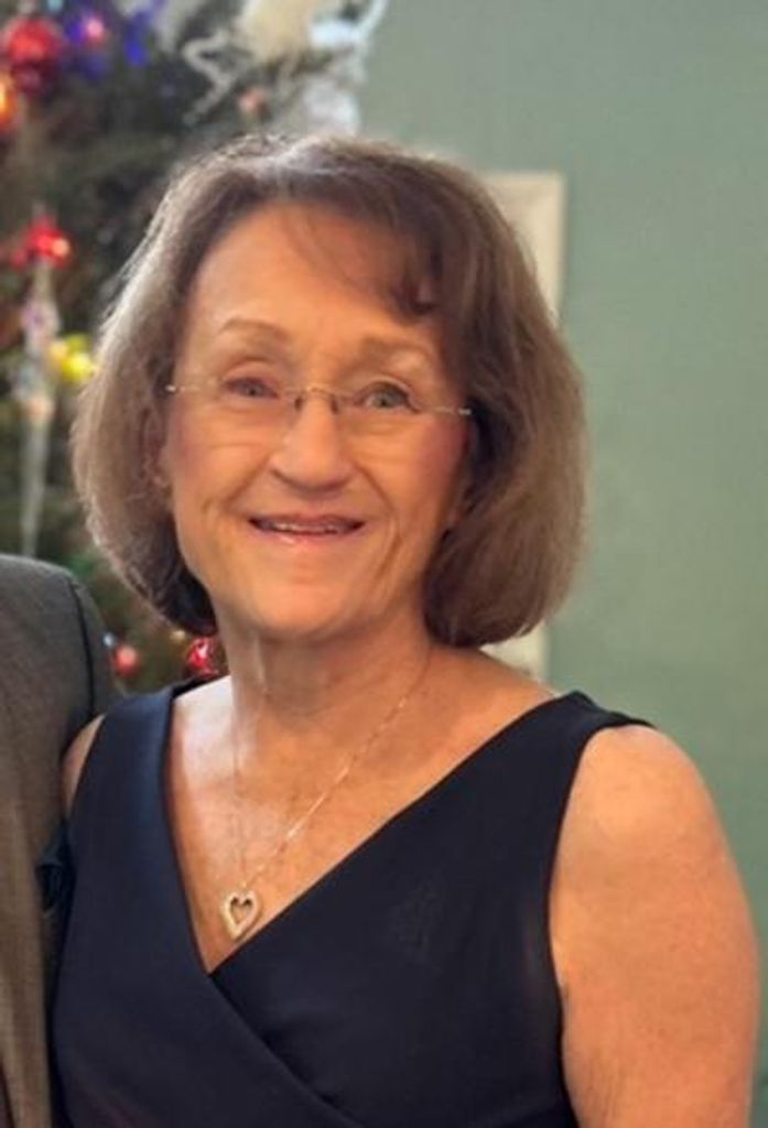 Elizabeth Elwarner Profile Photo