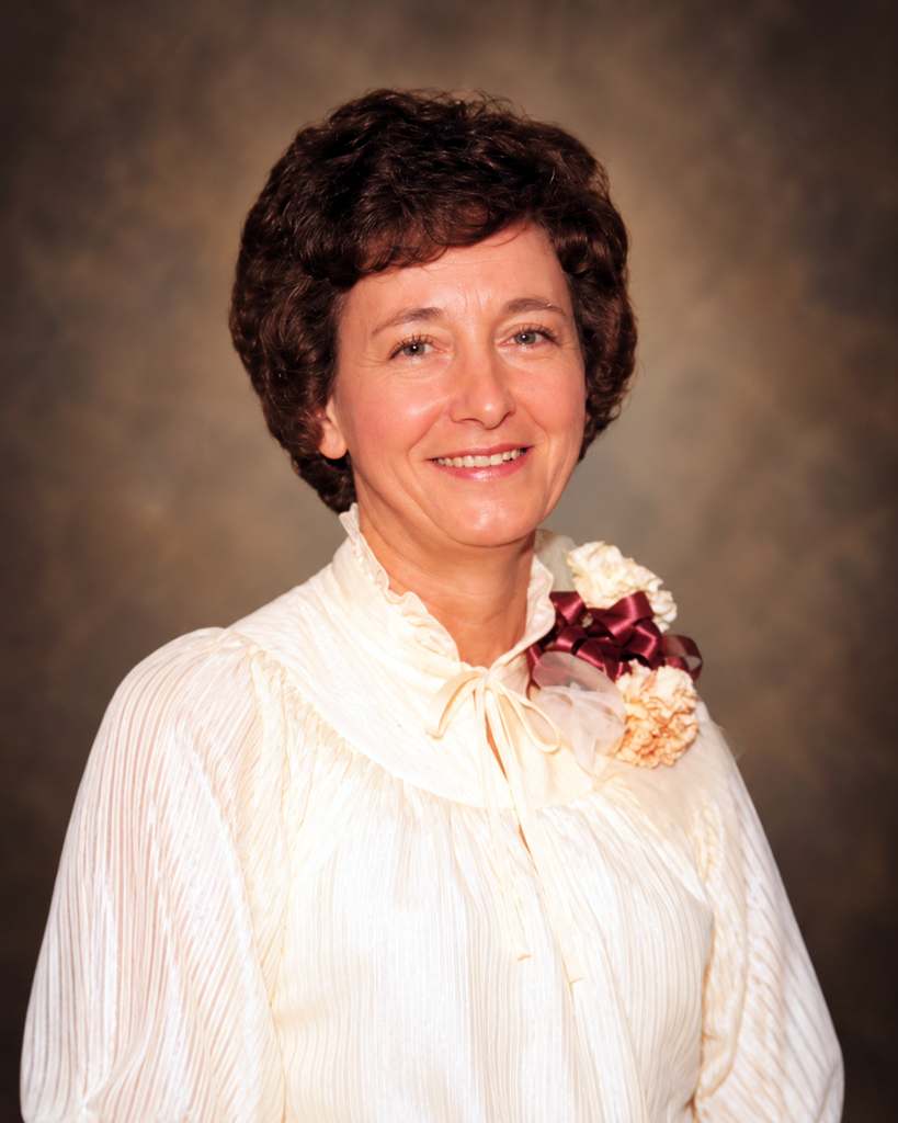 Lois Joy Swift Lee