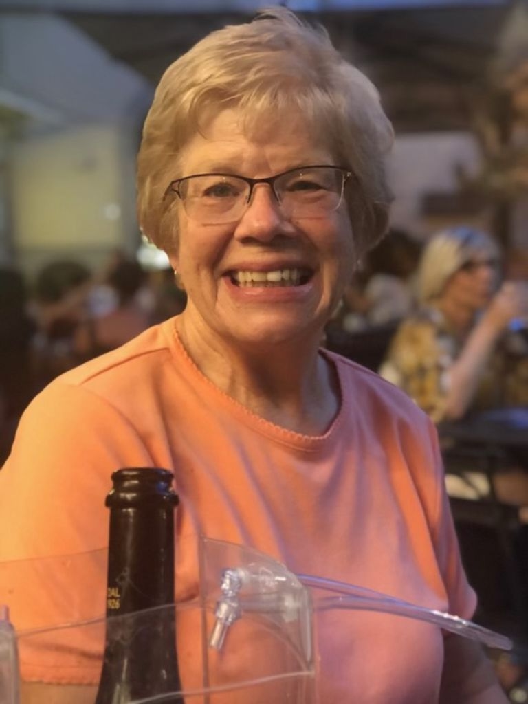 Sharon Lynn (Fomenko)  Gump Profile Photo