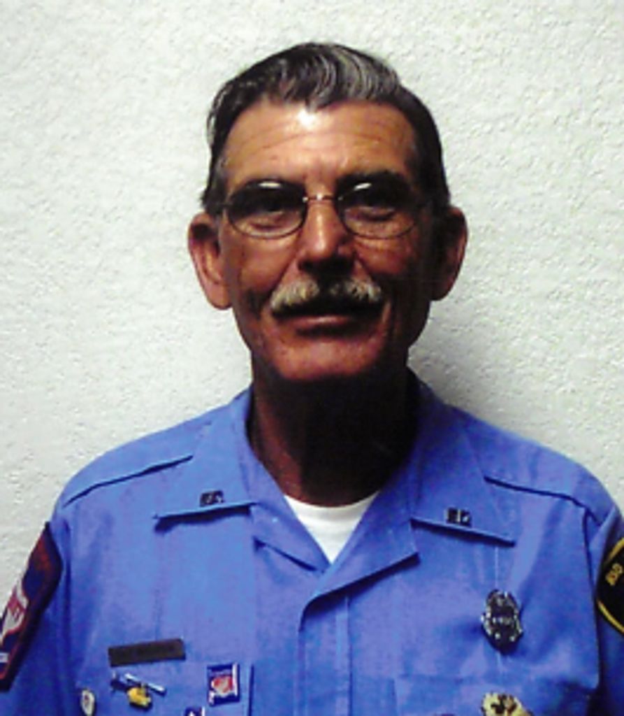 Chester Dale Hutchison Profile Photo