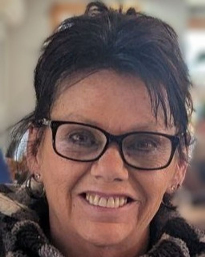 Lisa M. (Connelly) Kalmes