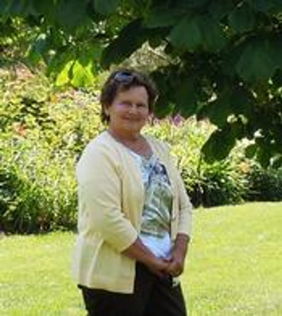 Lola Burton Profile Photo