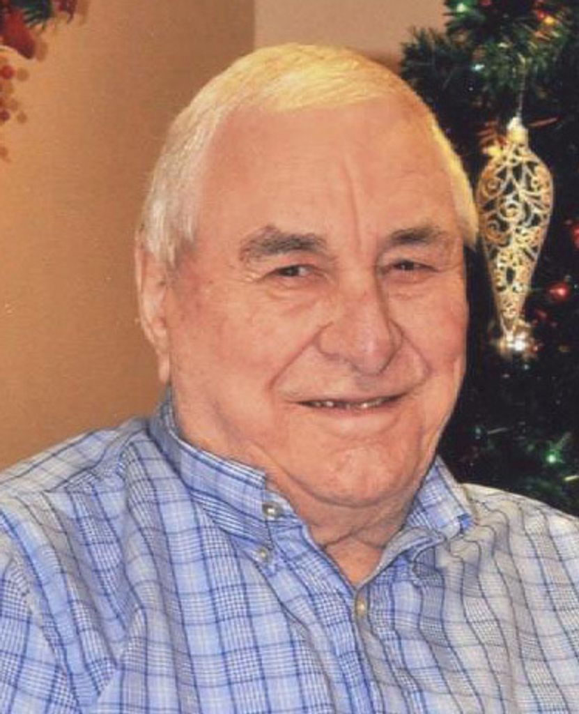 Lloyd Steussy