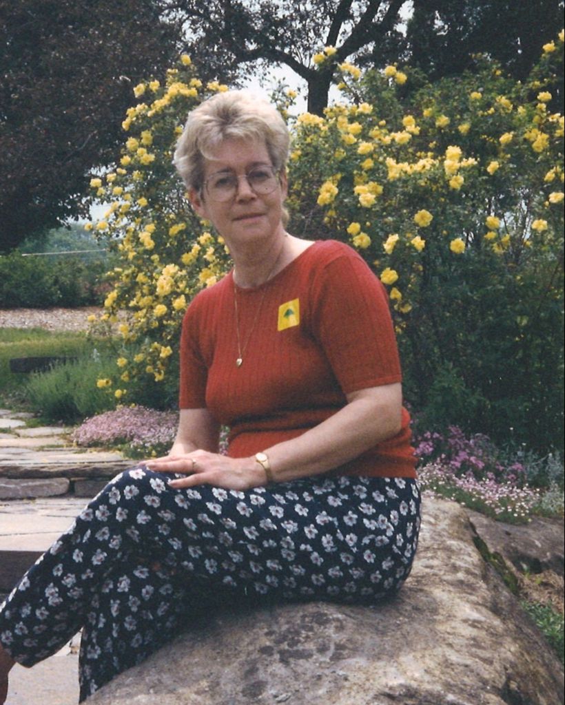 Elizabeth Diane Larsen Profile Photo