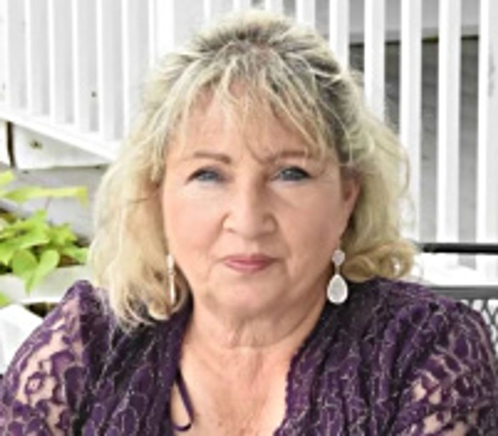 Cynthia "Cyndi" Disarro (Presciutti)