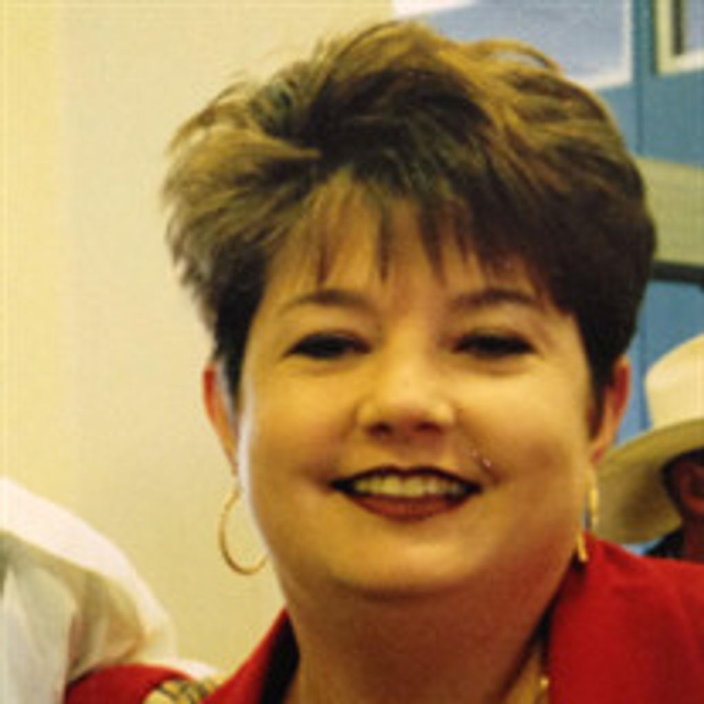 Lindy Carolyn Hall