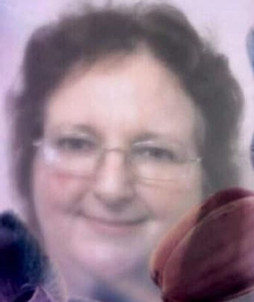 Eva M Flores Profile Photo