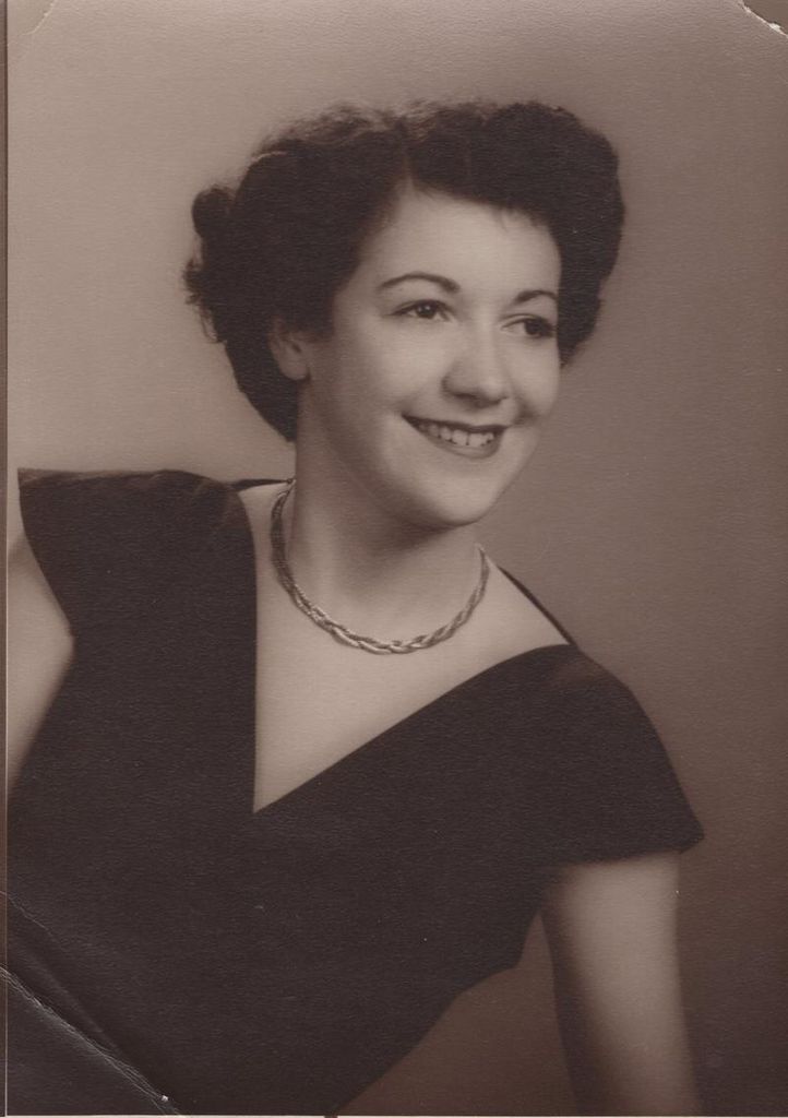 Lucille Medeiros Profile Photo