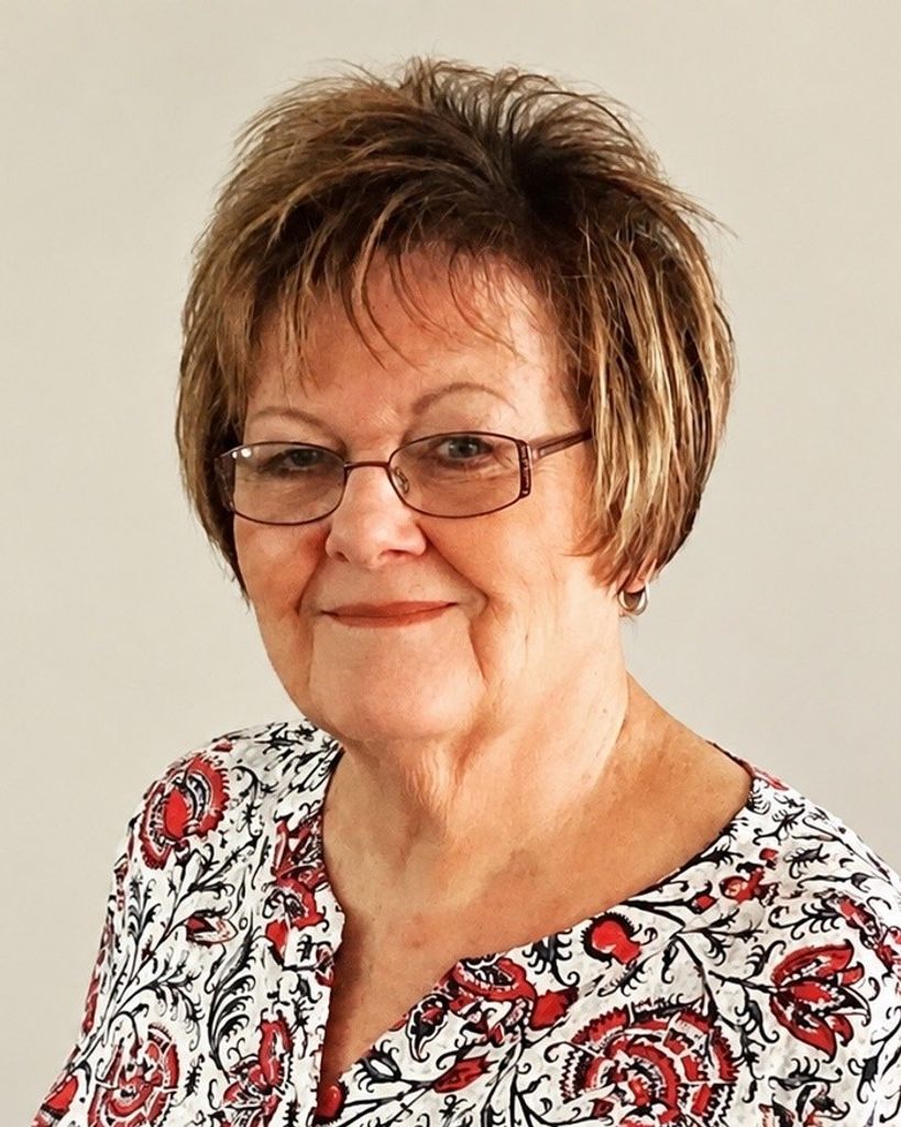 Christine Thackeray Murdock Profile Photo