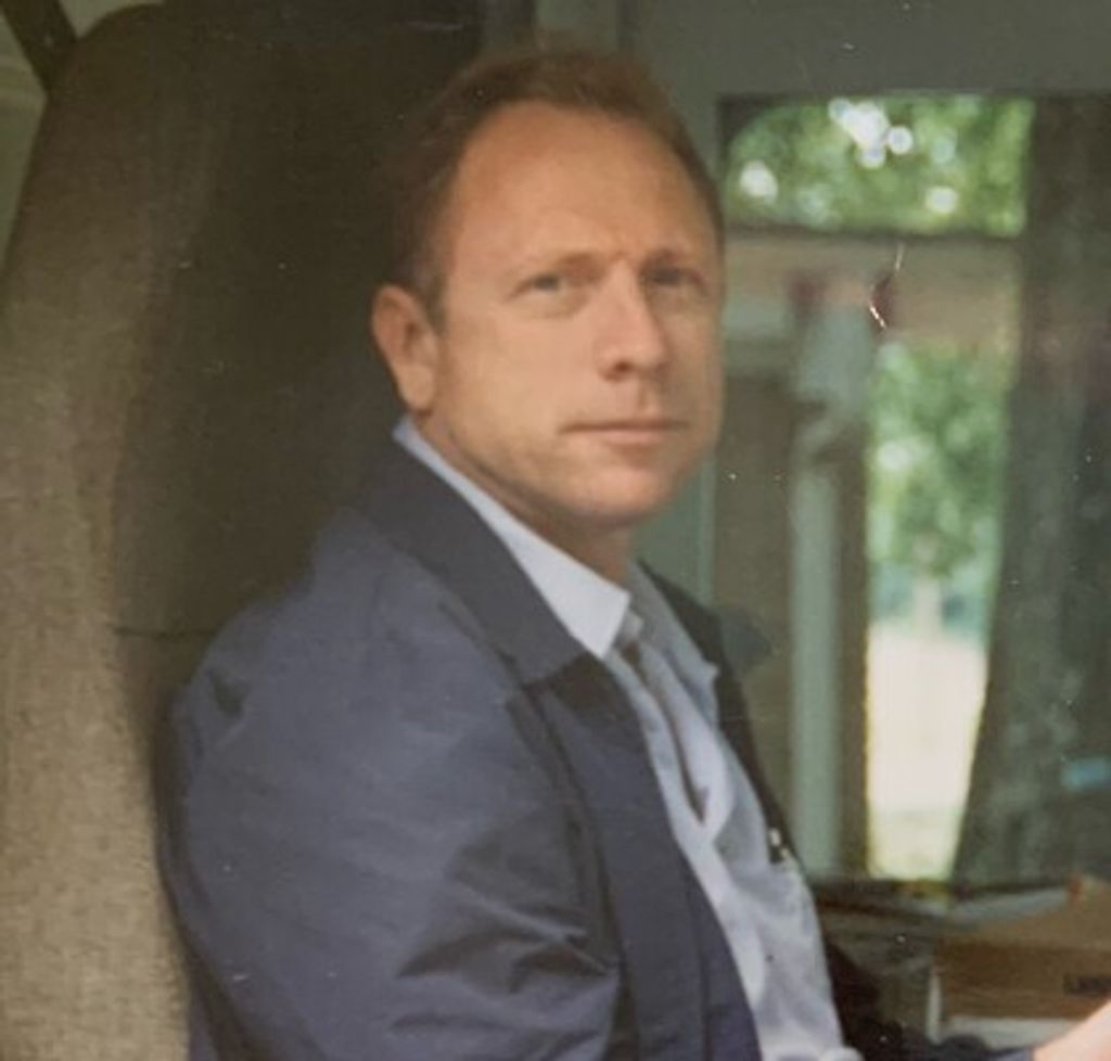 Elmer Vallis English Profile Photo