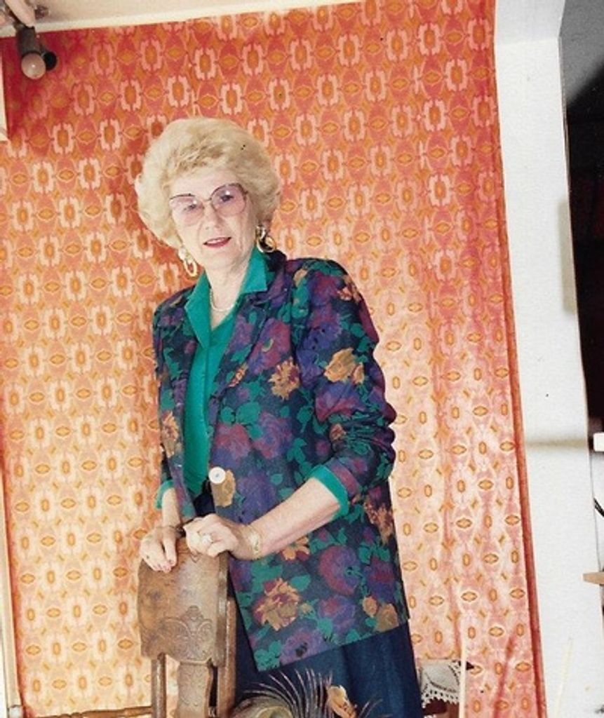 Gwendolyn "Honey" Simons