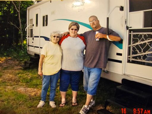 Dinah Sue Demas photo gallery thumbnail 17 of 44