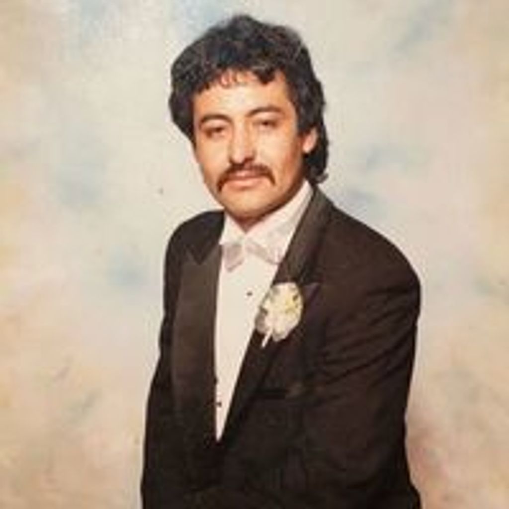 Alberto G. Flores