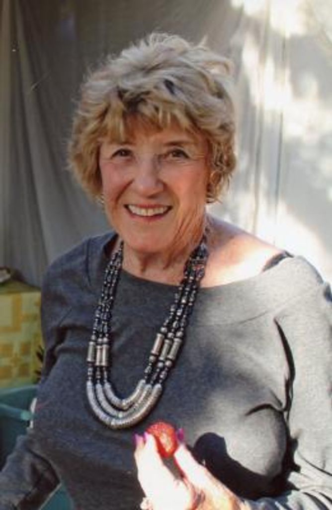 Mathews, Lorraine