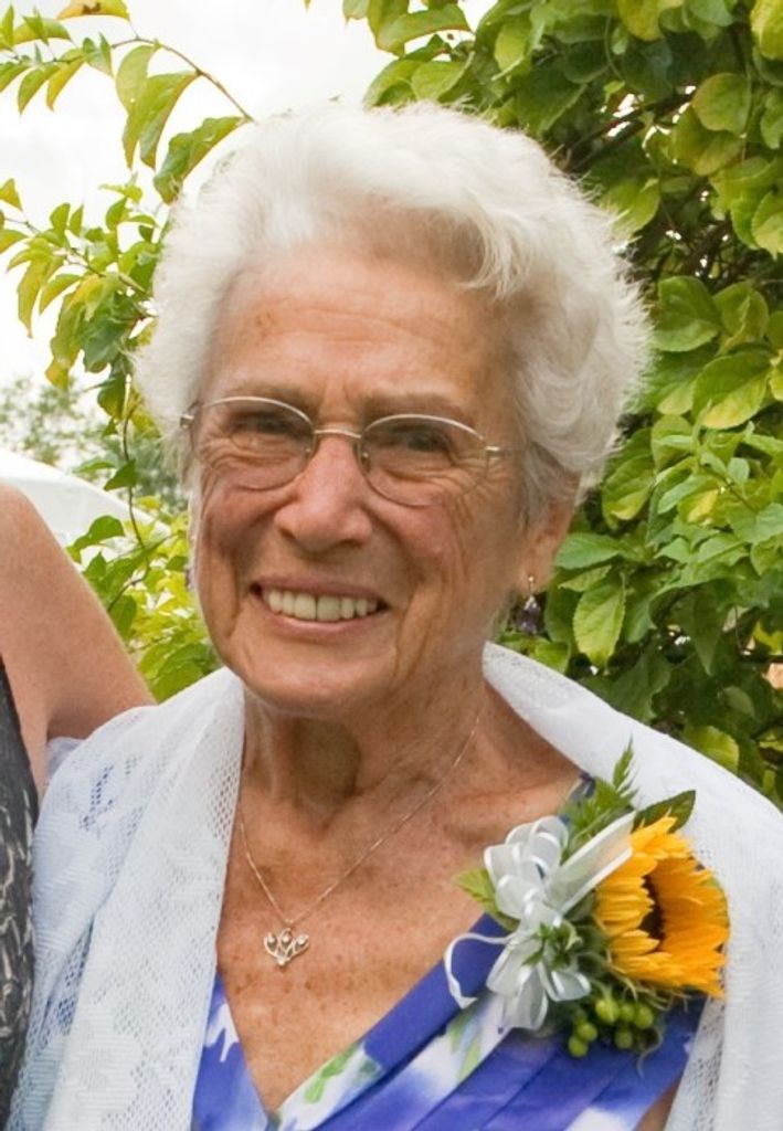 Gloria Mavis (Richmond)  Abram