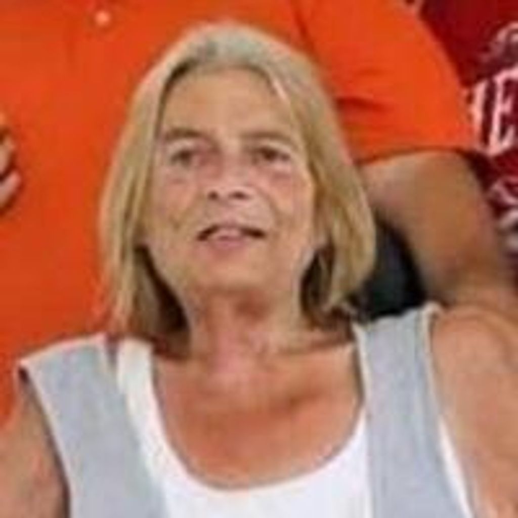 Victoria "Vickie" F Robbins