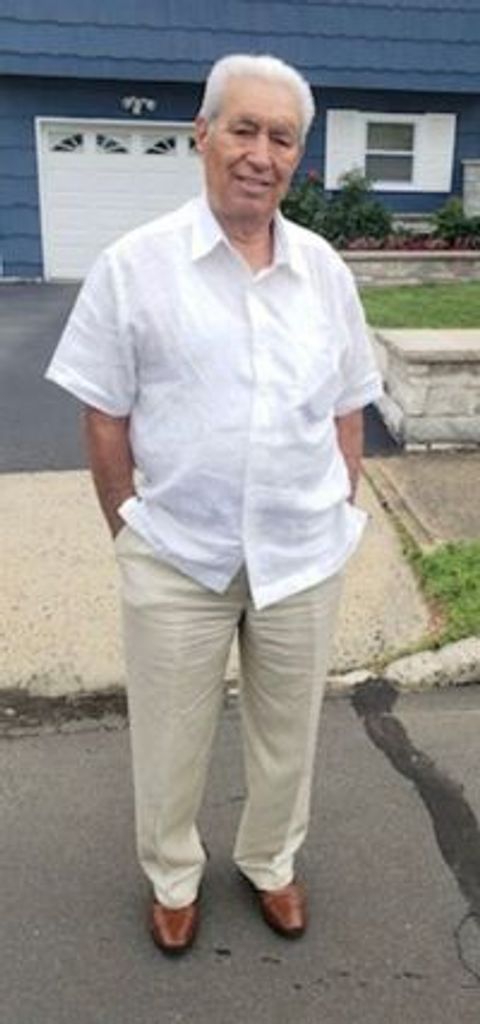 Eduardo Santiago Profile Photo