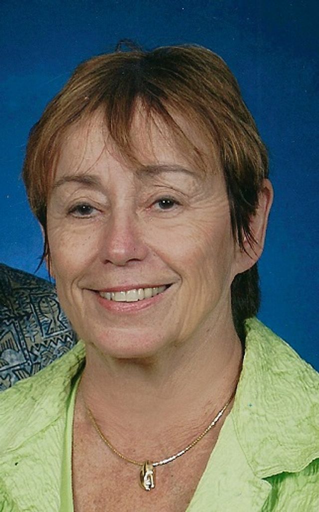 Carolyn Plezia